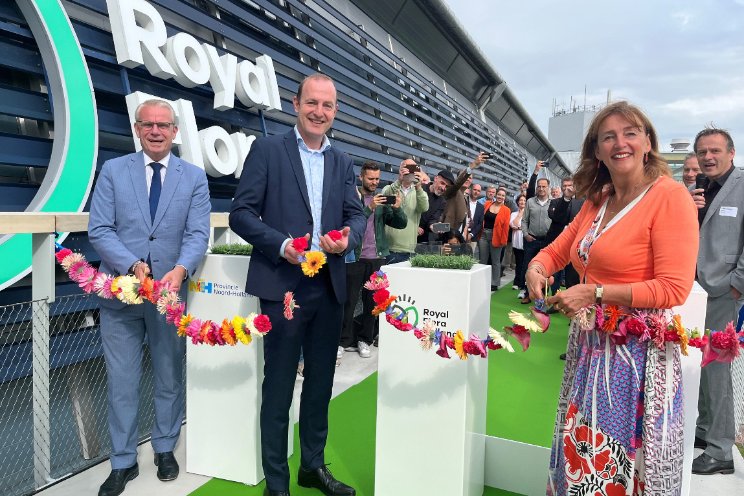 Nieuwe voetgangersbrug voor Royal FloraHolland Nieuwe voetgangersbrug voor Royal FloraHolland