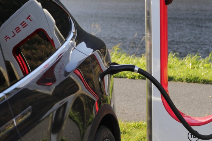 Elektrisch rijden minder in trek door onzekerheid