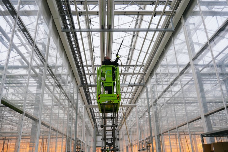 Vergroot doorlatendheid door reinigen insectengaas Vergroot doorlatendheid door reinigen insectengaas